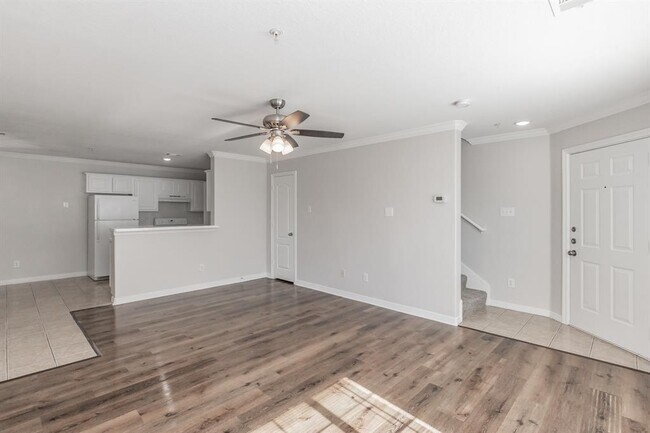 Building Photo - 236 Overleaf Dr