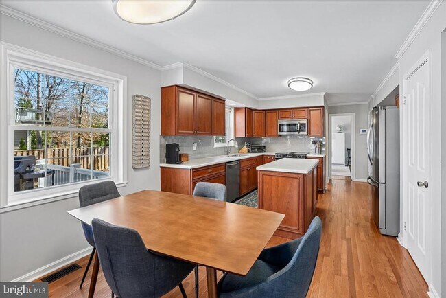 Foto del edificio - 4400 Loganberry Ln