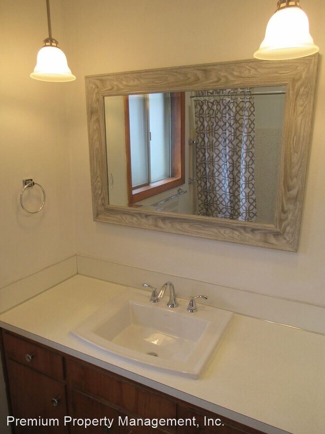 Building Photo - 2 br, 1 bath House - 1690 D Street NE
