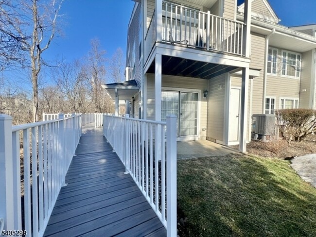 Building Photo - 1023 Castle Rd