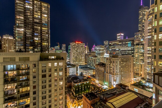 Building Photo - 635 N Dearborn St