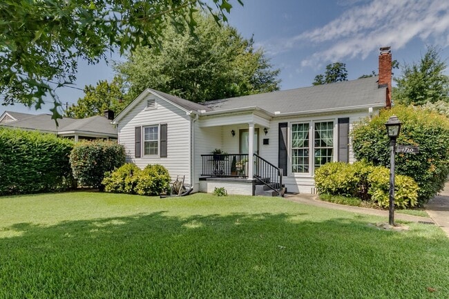 Foto del edificio - Beautiful 2 Bed 1 Bath Available in August!