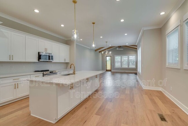 Foto del edificio - 606 B Annex Ave