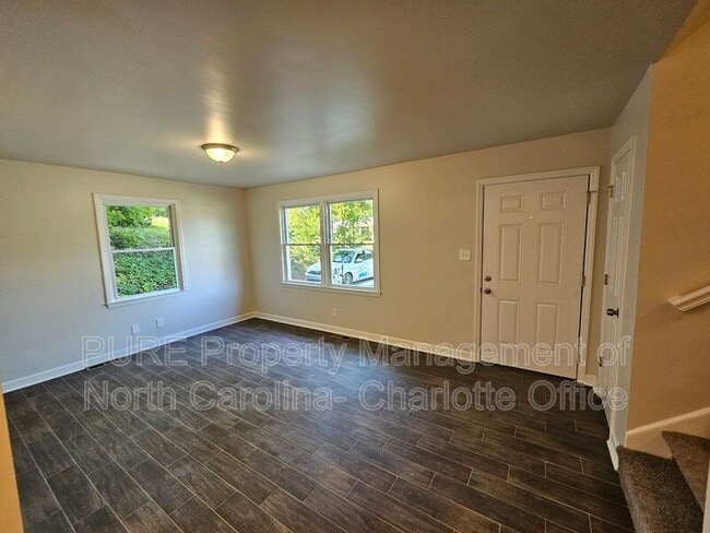 Building Photo - 3121 Revolution Pk Dr