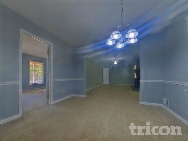 Foto del edificio - 490 Rocky Creek Dr