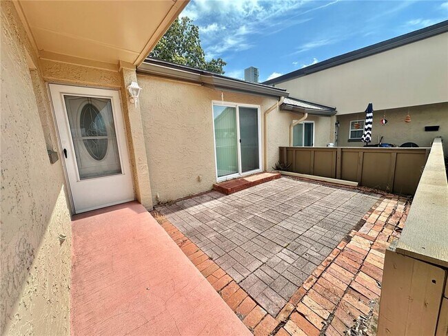 Foto del edificio - 256 Windmeadows St