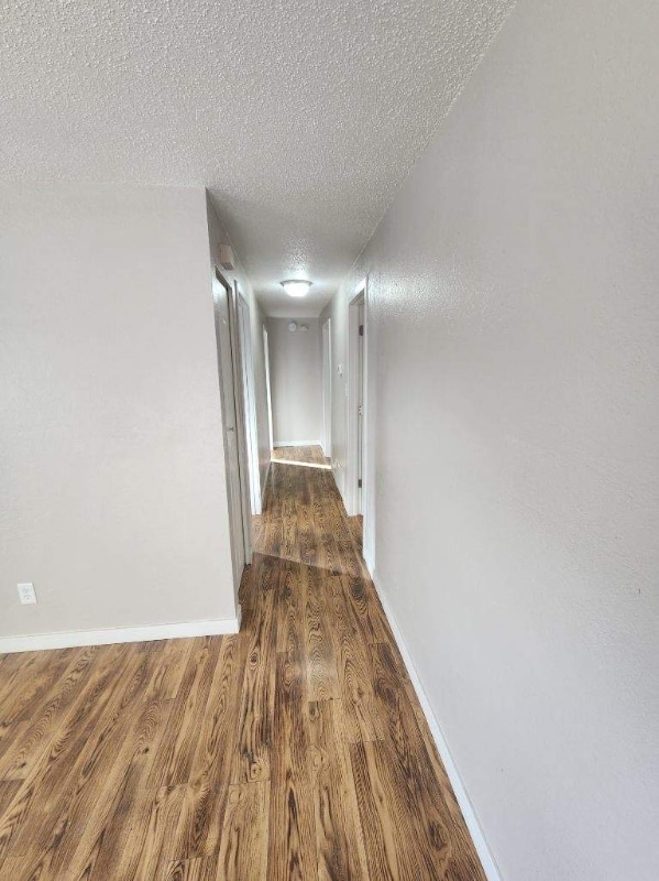 Building Photo - 2050 Del Mar Dr