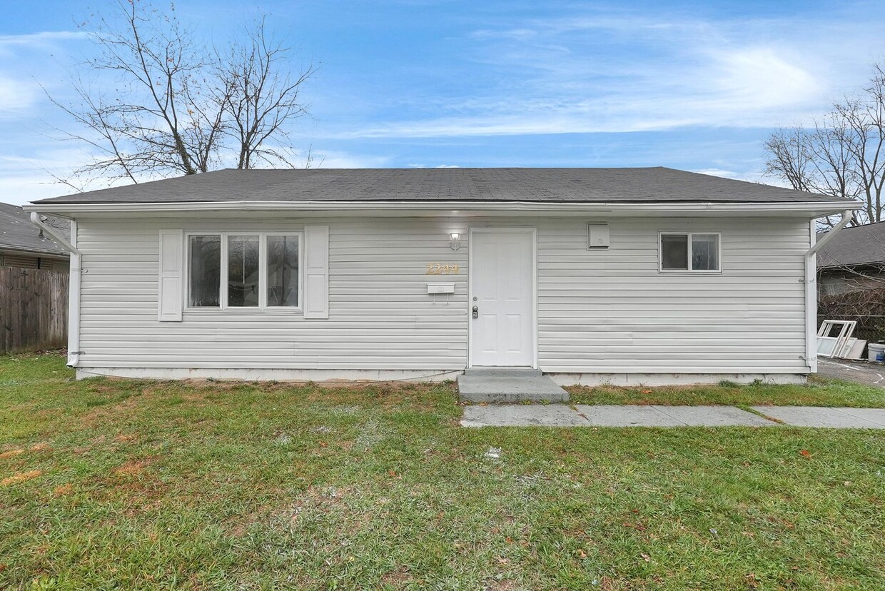 Primary Photo - Newly renovated 3-bedroom, 1-bathroom ranc...