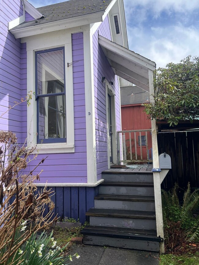 Building Photo - 588 Meriwether