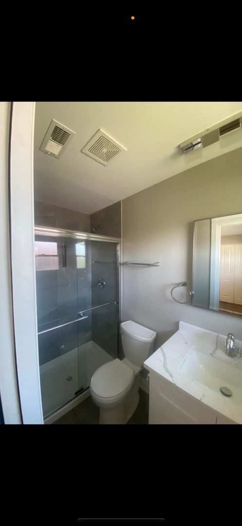 Foto del edificio - 16552 Crescent Ave
