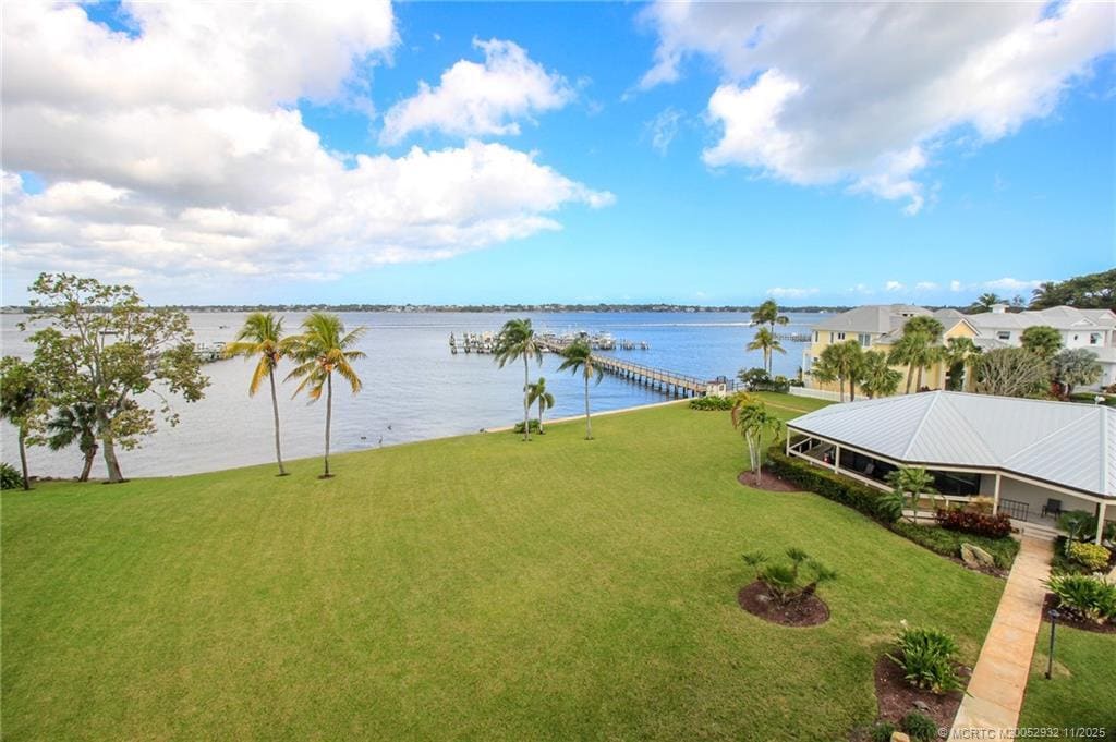 Foto principal - 150 SE Four Winds Dr