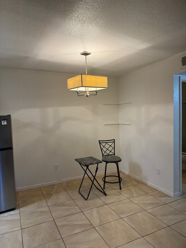 Foto del edificio - 9350 Country Creek Dr