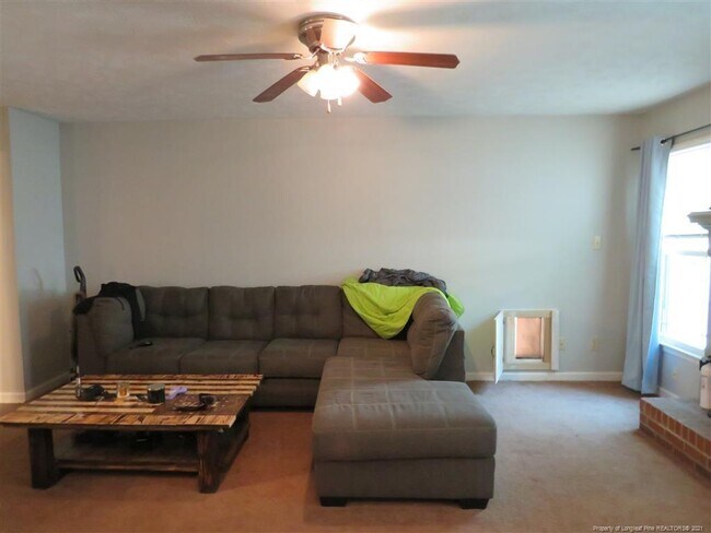 Foto del edificio - 528 Crooked Creek Ct