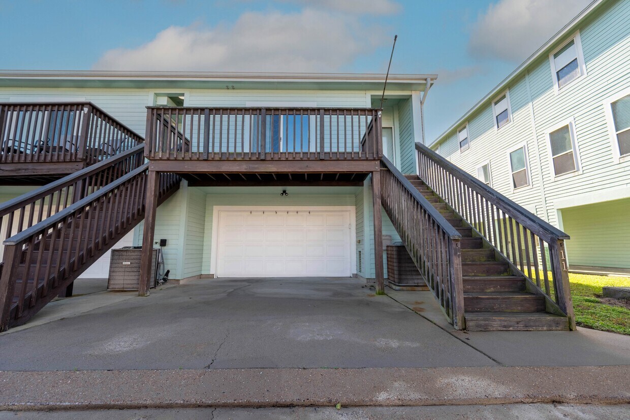 Photo - 3100 75th St (Galveston, TX)