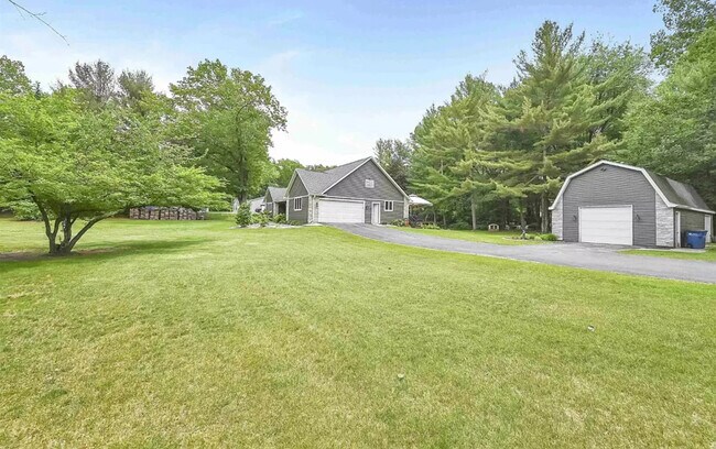 Foto del edificio - 2870 Brook Hills Dr