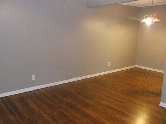 Building Photo - 2076 Gayle