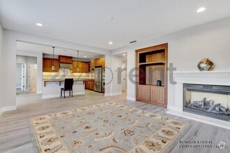 Building Photo - 360 S Sonrisa St