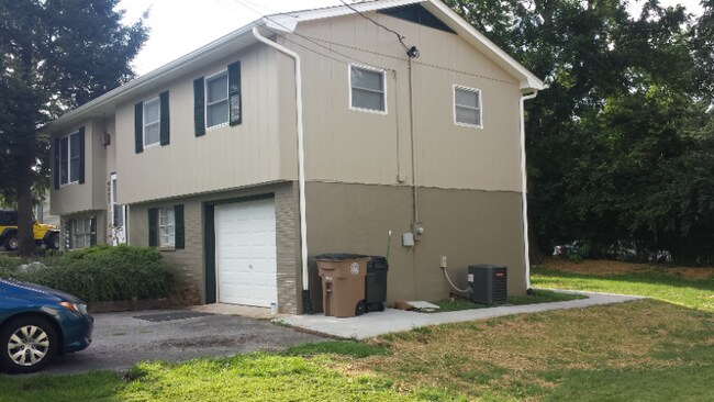 Building Photo - 4333 Scarlett Ln SE