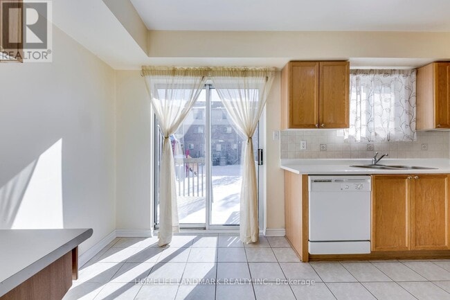 Photo du bâtiment - 1050 Bristol Rd W
