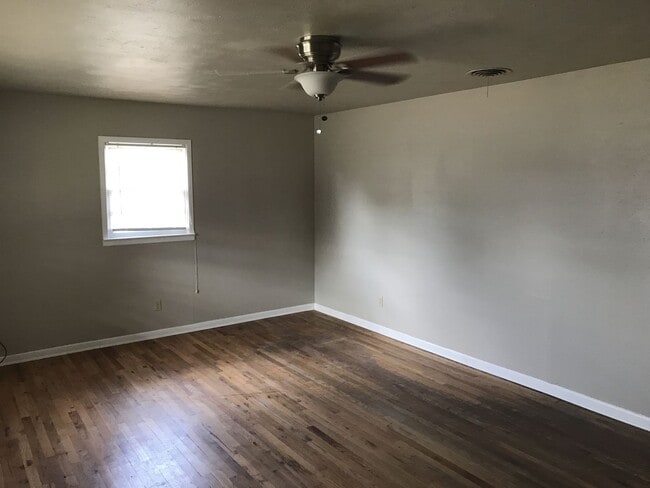 Foto del edificio - Pre Leasing for fall 2026! 3/2 in Medical District!