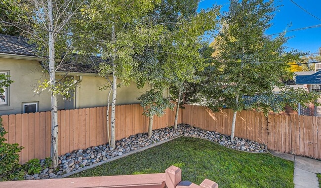 Building Photo - LUX 3BD, 3BA Alamo Placita Bungalow with F...