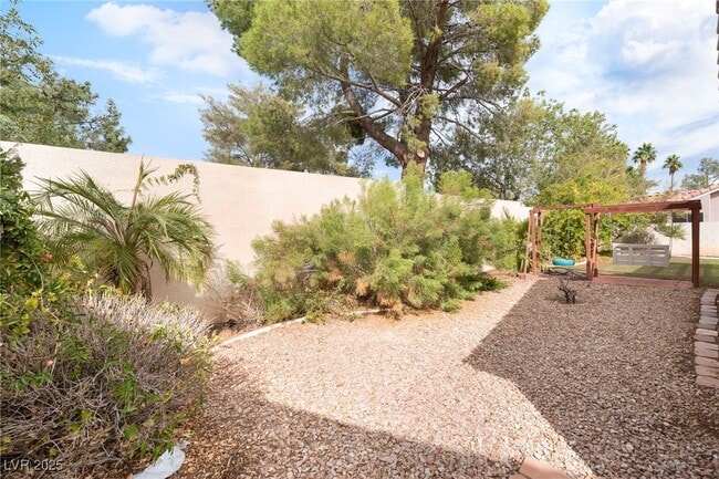 Foto del edificio - 8220 Desert Beach Dr