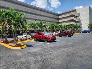 Building Photo - 802 NW 87th Ave