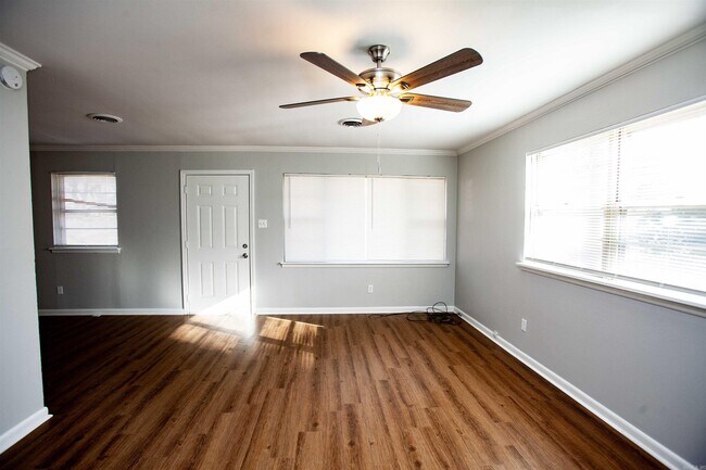 Foto del edificio - 1220 S Pierce St