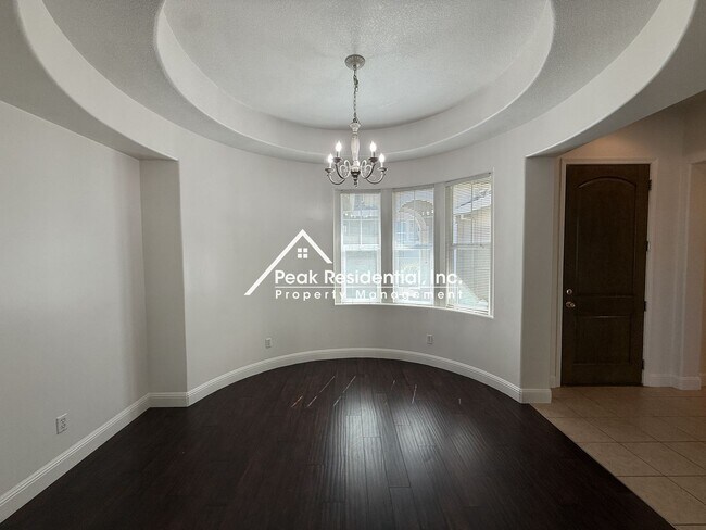 Foto del edificio - Charming 4 bedroom 2 bathroom home in Elk Grove!