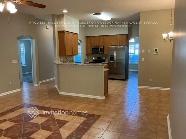 Building Photo - 1672 Northglen Cir