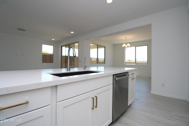 Building Photo - 8725 W Medlock Dr