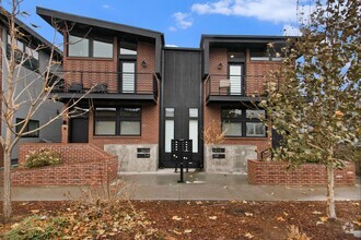 Building Photo - 2478 S Delaware St
