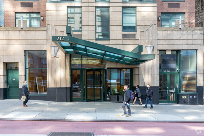 Building Photo - Sutton 57