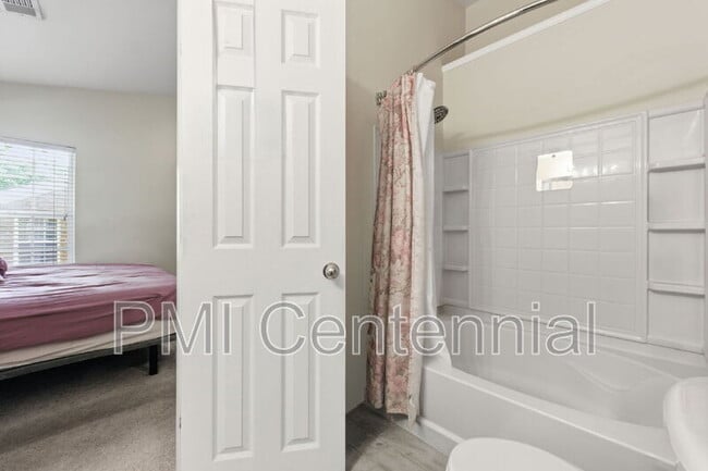Building Photo - 1528 Cove Creek Cir