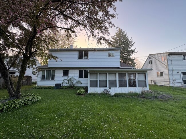 Building Photo - 1953 N Harrison Rd