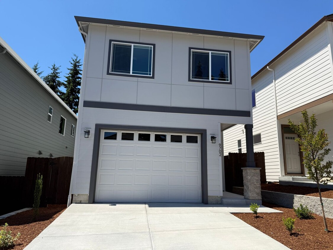 Beautiful Three Bedroom New Construction Home For Rent - Beautiful Three Bedroom New Construction Home For Rent