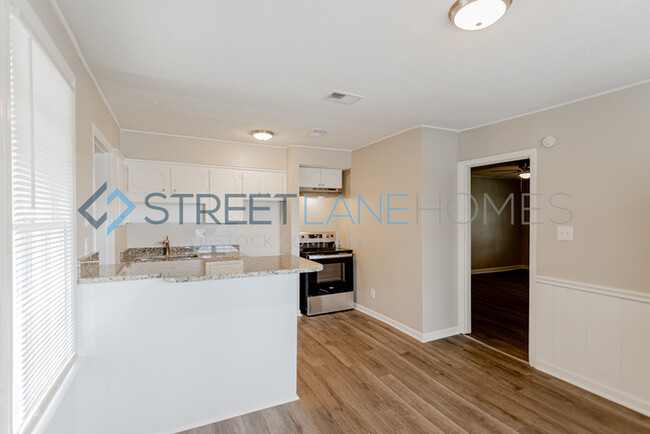 Foto del edificio - REDUCED! - HOLIDAY SPECIAL! SIGN A LEASE B...