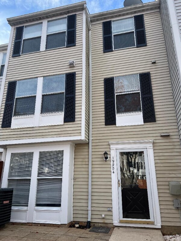 Building Photo - 19804 Larentia Dr