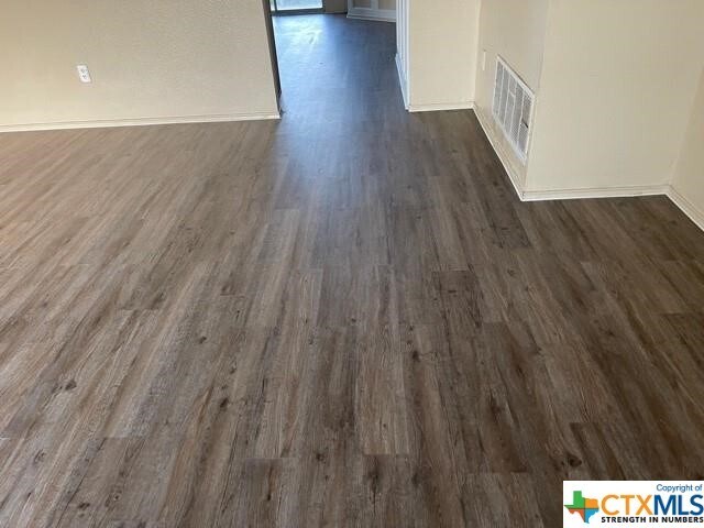 Foto del edificio - 1206 Fox Creek Dr
