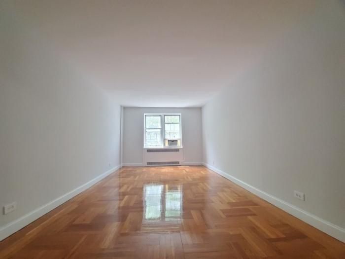 Foto del edificio - 1 bedroom in BRONX NY 10463