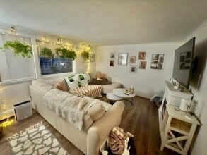 Building Photo - 72 Charles St Building Photo - 72 Charles St