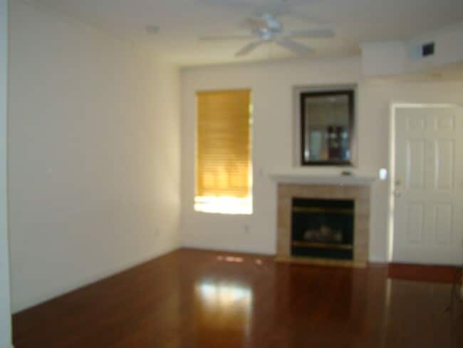 Foto del edificio - Townhouse 2 bedroom, 2 bath, washer/dryer, refrigerator, 2 car garage, patio