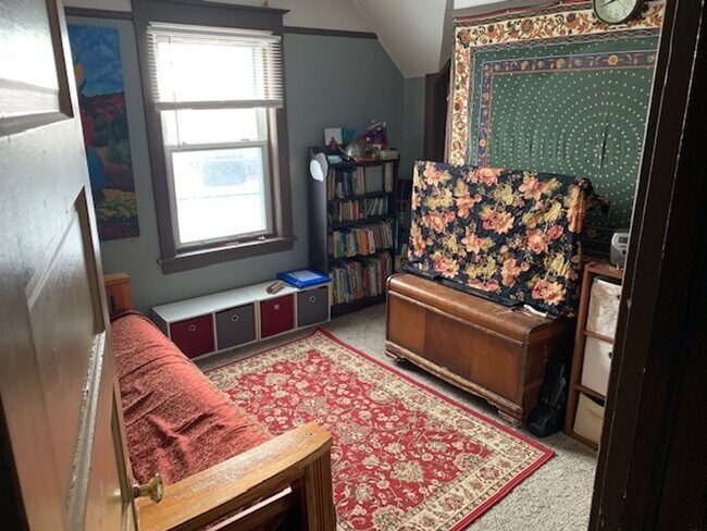 Foto del edificio - Duluth, MN - 4 Bedroom - 1 Bathroom - 2 Ca...