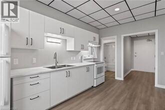 Building Photo - 3 St Andrew St