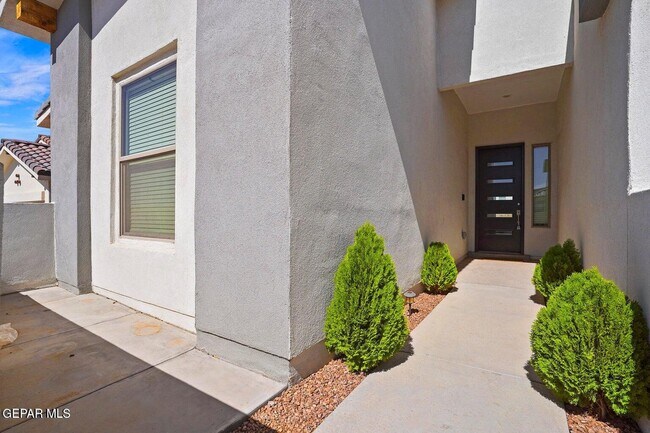 Building Photo - 717 Chatham Pl