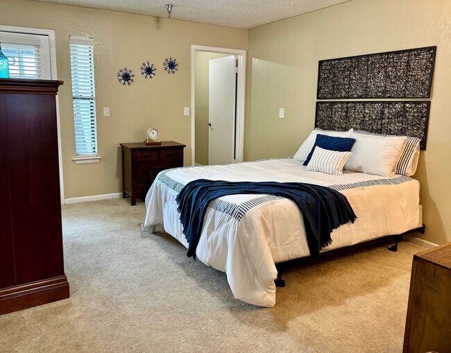 Foto del edificio - Serenity at Briarcrest (55+)