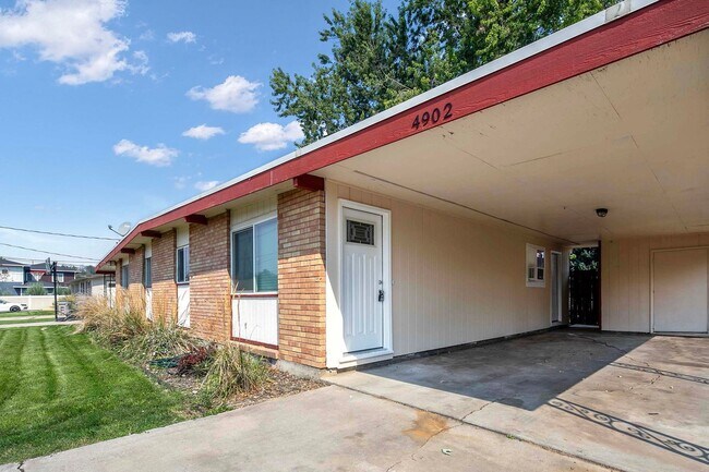 Foto del edificio - 2bd, 1b Cozy Home awaits in Boise Bench!