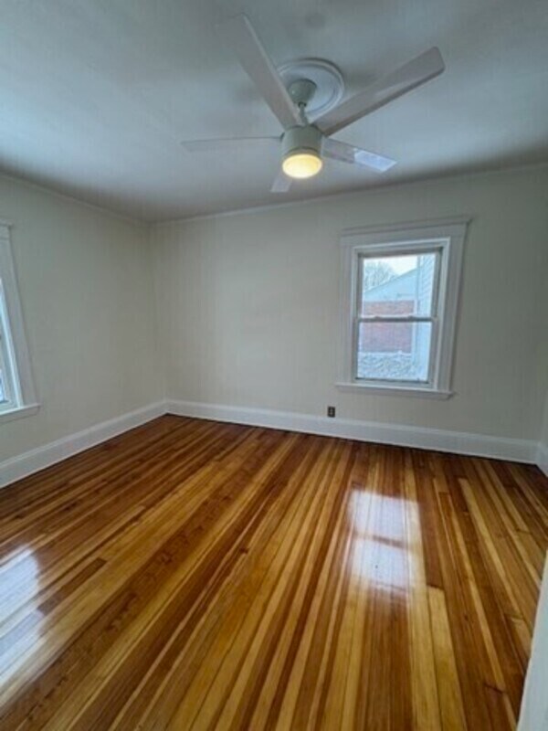 Foto del edificio - 47 Englewood Ave