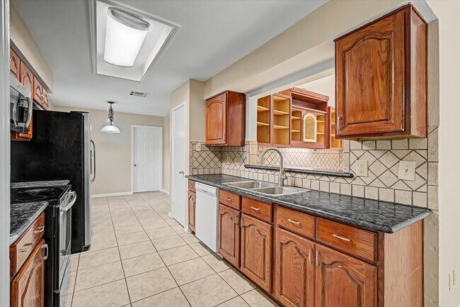 Foto del edificio - 7315 Foxside Ln