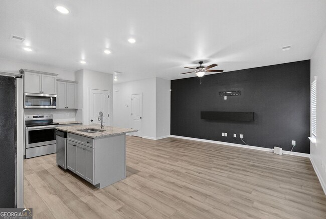 Building Photo - 7151 Chara Ln